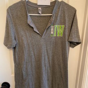 ItWorks gray T-Shirt